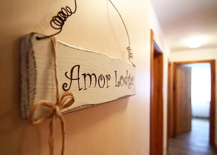 Amor Lodge